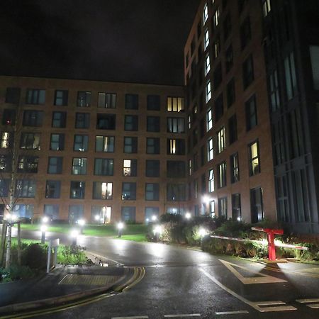 City Centre Apartment With Free Parking, 2 Bathrooms, Netflix And Wifi - Suitable For Contractors And Families - By Noor Luxury Accommodations Birmingham Exteriör bild